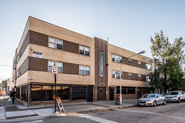 7101 S Artesian Ave property